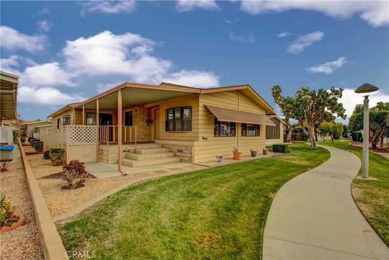 1227 Bishop, Hemet, CA 92545