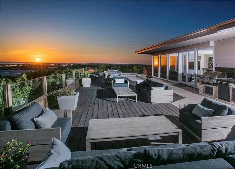 2711 Harbor View, Corona Del Mar, CA 92625