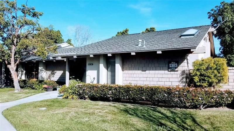 8932 Yolo Circle #1303-B, Huntington Beach, CA 92646