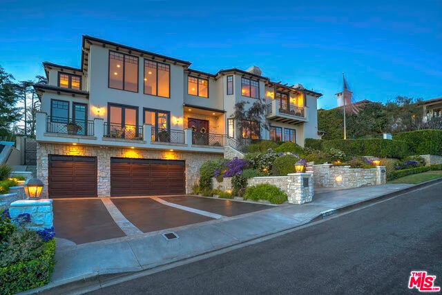 621 8th, Manhattan Beach, CA 90266