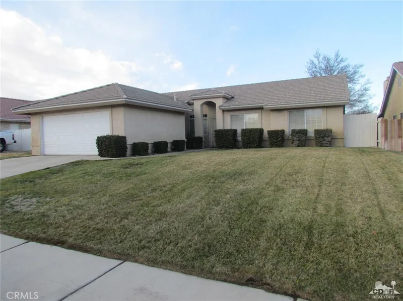 12294 Honeybear, Victorville, CA 92392