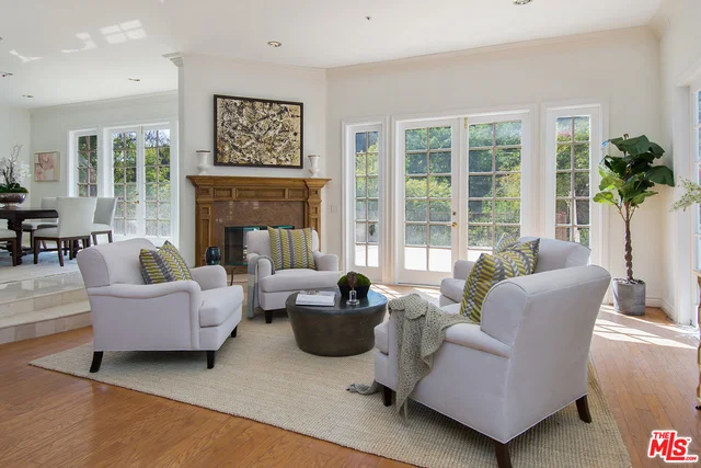 1043 Bundy, Los Angeles, CA 90049