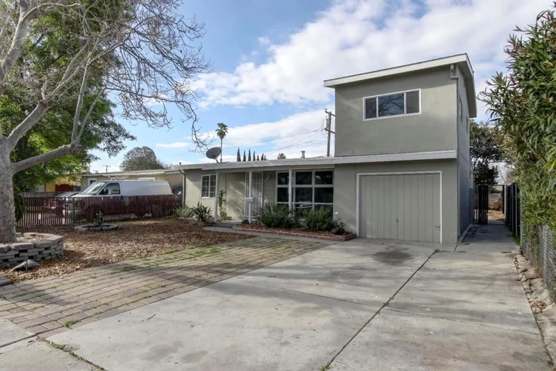 10081 Kenilworth Way, San Jose, CA 95127