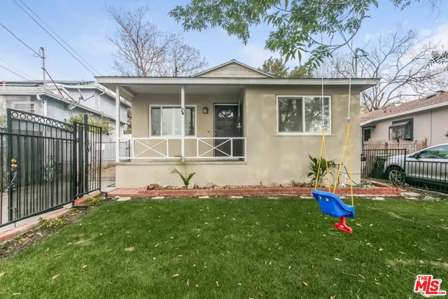 10342 Helendale Avenue, Tujunga, CA 91042