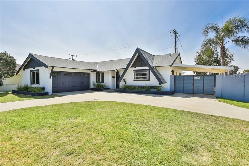 11241 Pine, Los Alamitos, CA 90720