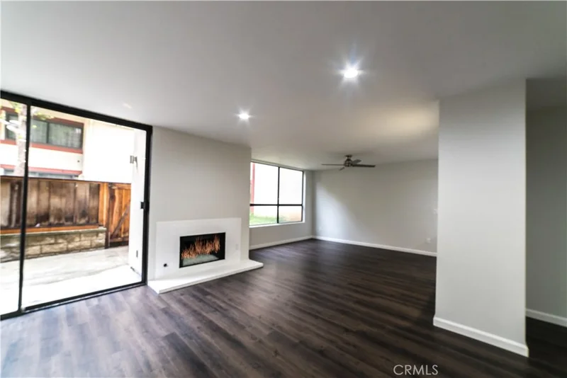 8828 Pershing #124, Playa Del Rey, CA 90293