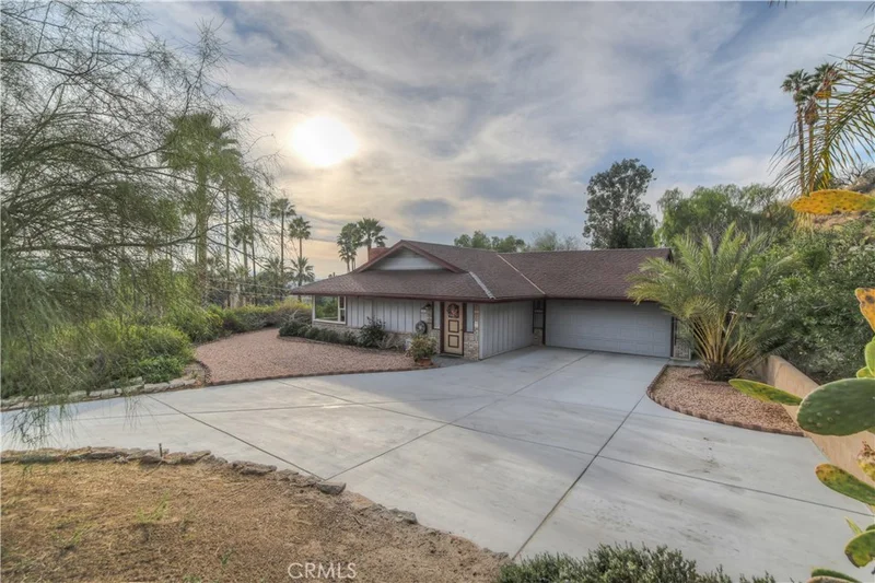 253 Anderson, Hemet, CA 92544