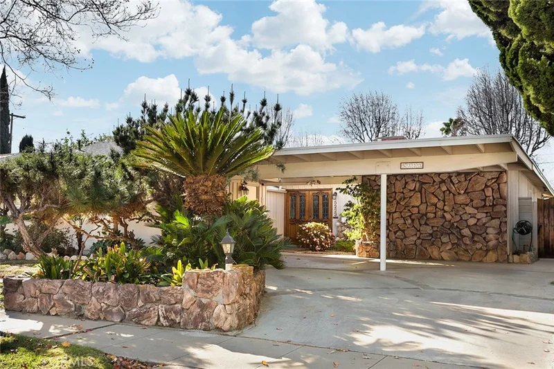 5223 Allott, Sherman Oaks, CA 91401