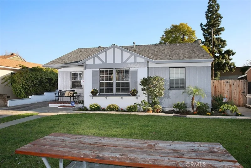 420 Montana, Monrovia, CA 91016