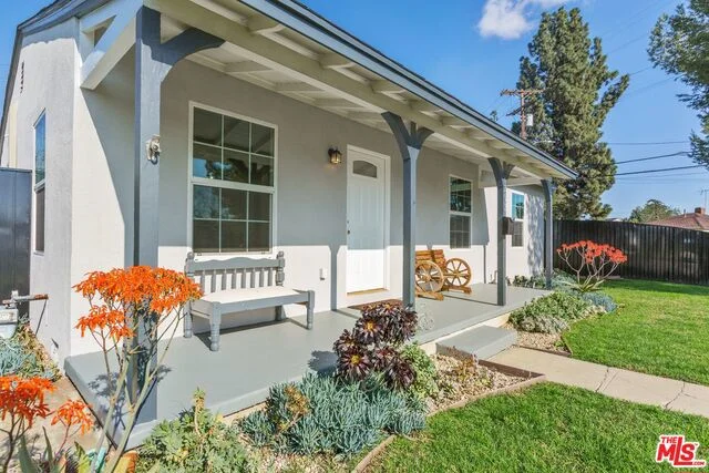 6202 Alcove Avenue, North Hollywood, CA 91606