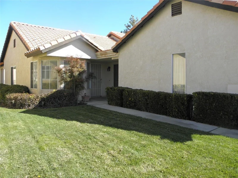 11521 Oak, Apple Valley, CA 92308