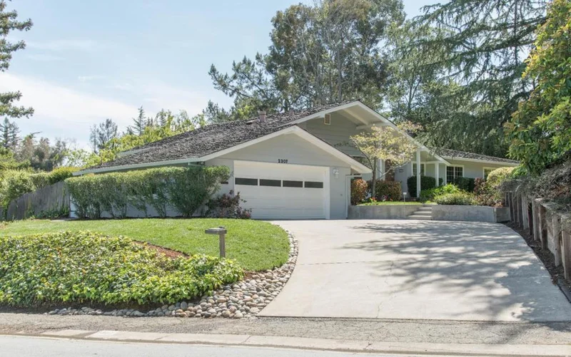 2307 Crest, Menlo Park, CA 94025