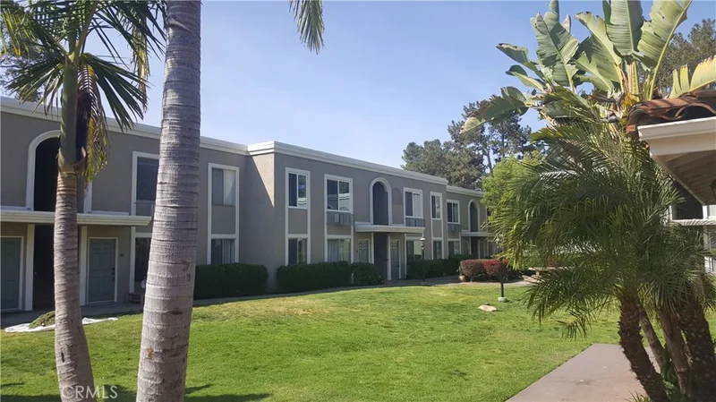 1240 Broadway #12, Escondido, CA 92026