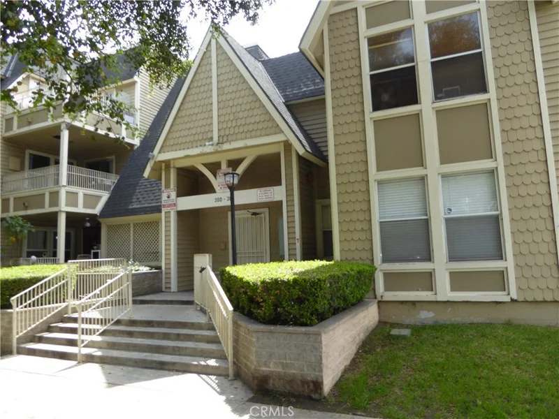300 Chestnut #300-S, Santa Ana, CA 92701