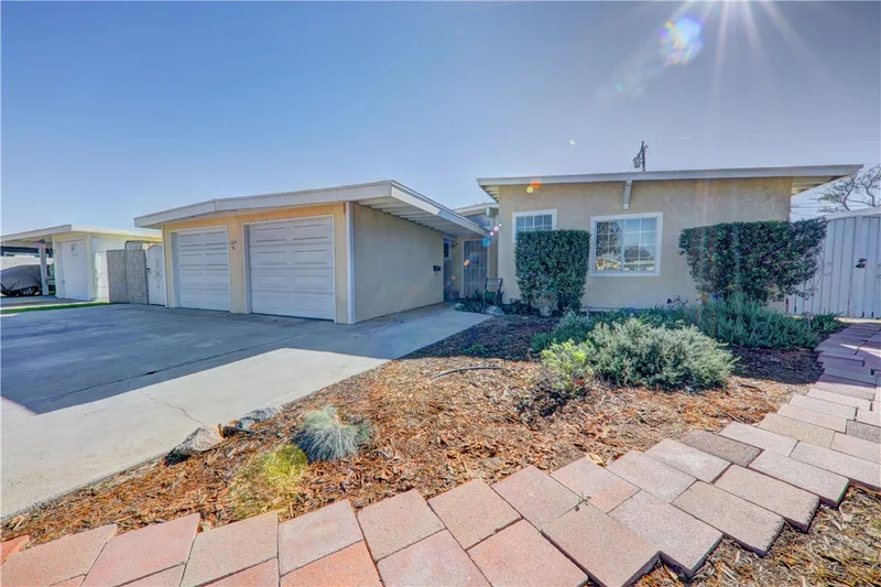 624 Elm, Fullerton, CA 92832