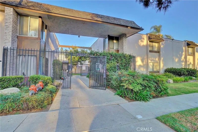 5500 Ackerfield #208, Long Beach, CA 90805