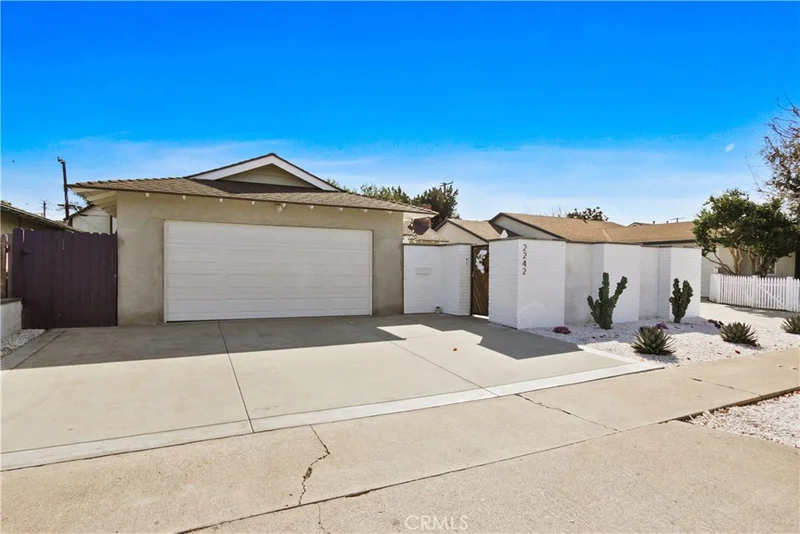 2242 Miner, Costa Mesa, CA 92627
