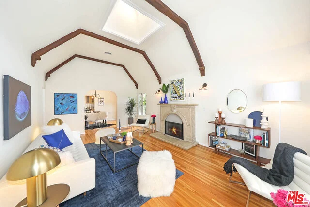 7808 Waring, Los Angeles, CA 90046