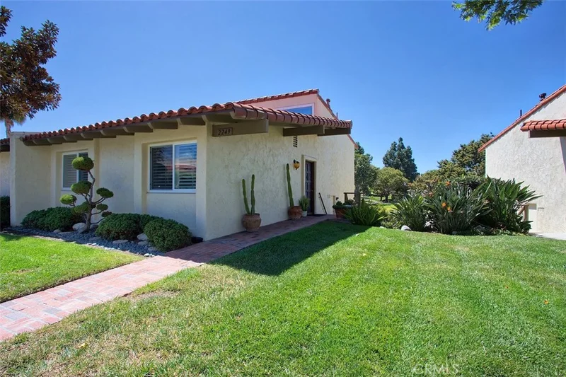 2249 Vista Huerta, Newport Beach, CA 92660