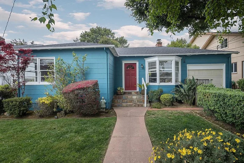 1020 Toyon, Burlingame, CA 94010
