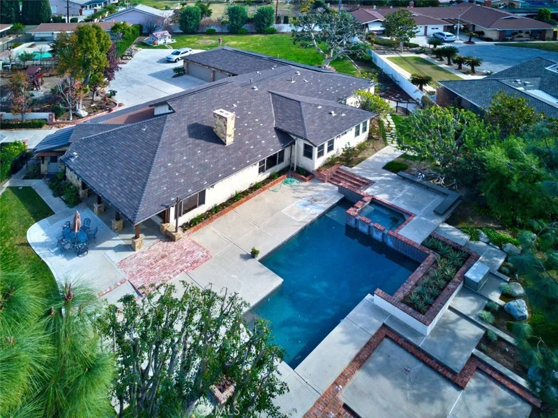 300 Las Palmas, Fullerton, CA 92835