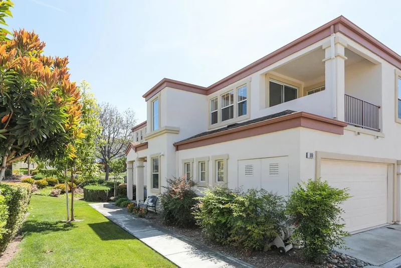 869 Del Avion, San Jose, CA 95138