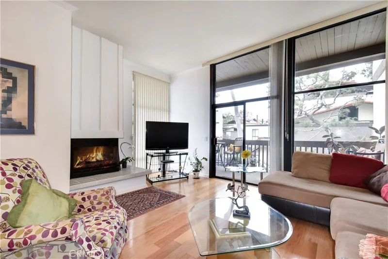 6209 Marina Pacifica, Long Beach, CA 90803