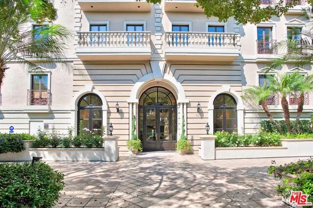 425 Maple #201, Beverly Hills, CA 90210
