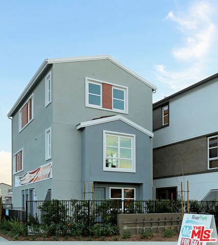 2700 Chaucer #25, Los Angeles, CA 90065