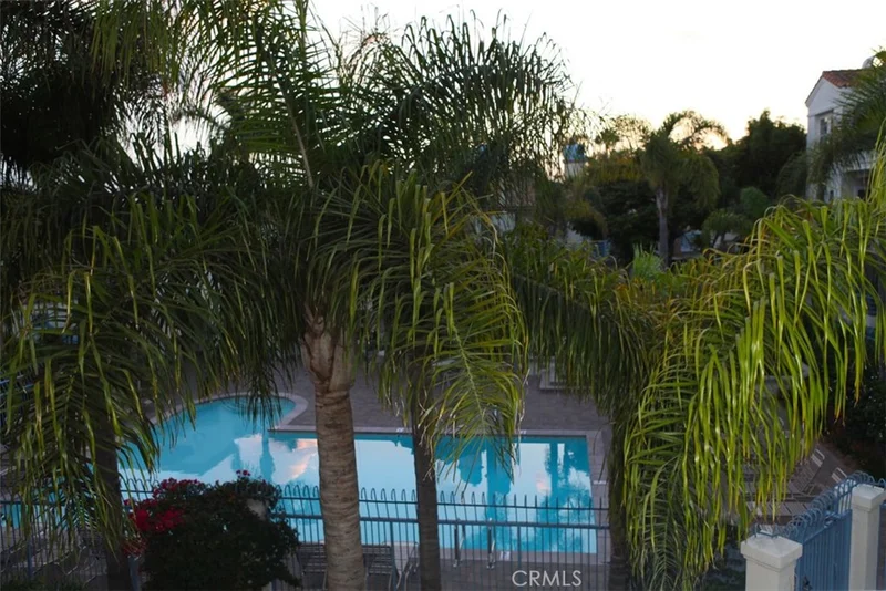 415 Townsquare #224, Huntington Beach, CA 92648
