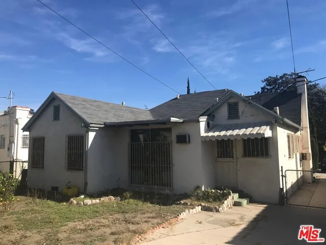 429 Plymouth, Los Angeles, CA 90004