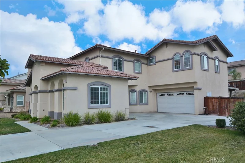 10483 Monterey, Mentone, CA 92359