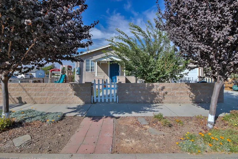 890 2nd, Hollister, CA 95023