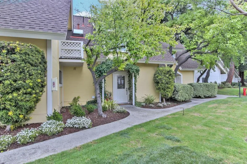2546 Middlefield, Mountain View, CA 94043