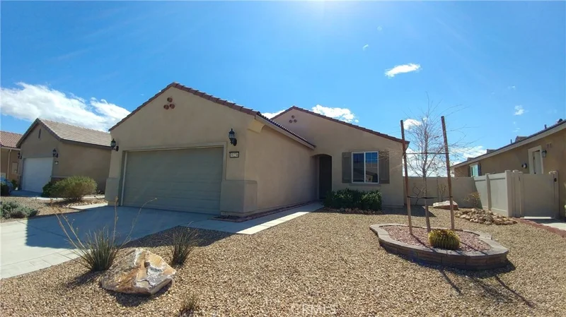 10236 Darby, Apple Valley, CA 92308