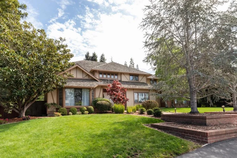 30 Anguido, Hillsborough, CA 94010