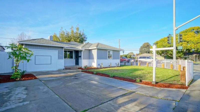 1141 Melbourne, San Jose, CA 95116
