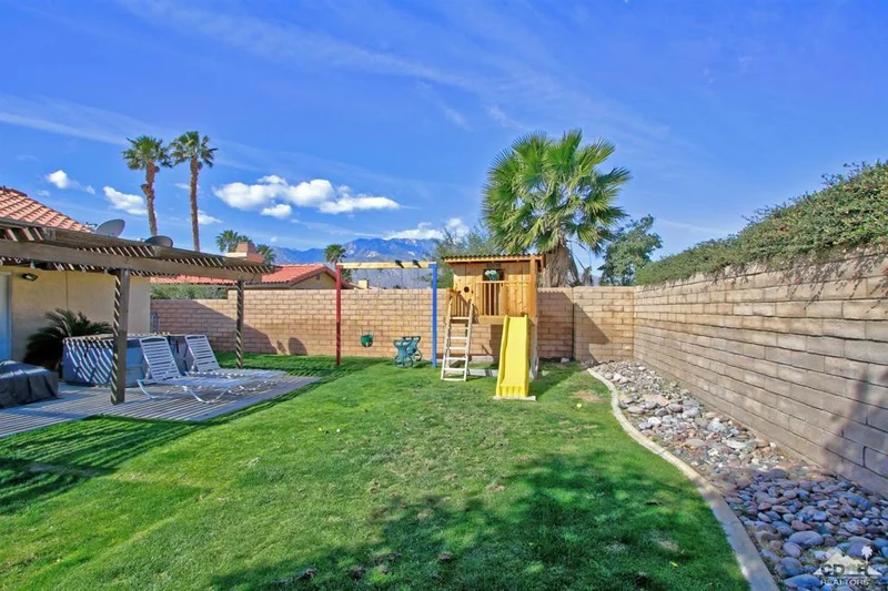27146 Shadowcrest, Cathedral City, CA 92234