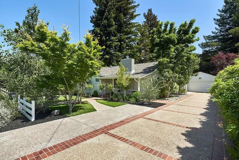 561 Gabilan, Los Altos, CA 94022