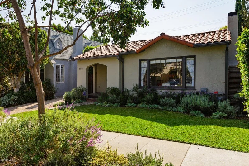 8814 Rosewood, West Hollywood, CA 90069