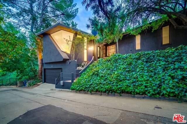 9044 Hollywood Hills, Los Angeles, CA 90046
