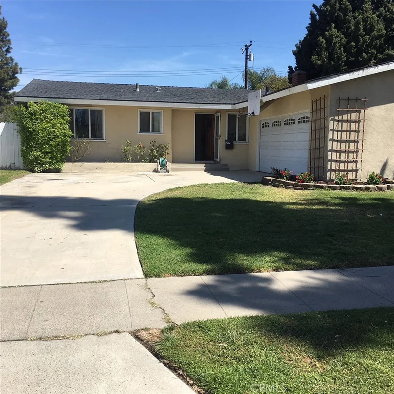 8541 Arnett, Huntington Beach, CA 92647