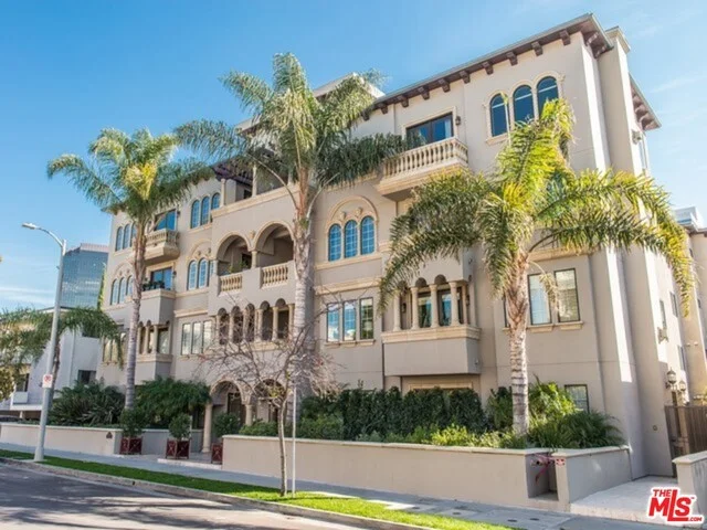 11738 Kiowa #204, Los Angeles, CA 90049
