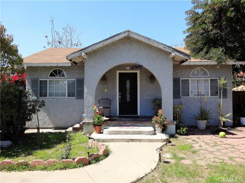 8981 Virginia, South Gate, CA 90280