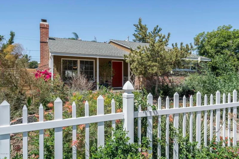 7713 Aldea, Lake Balboa, CA 91406