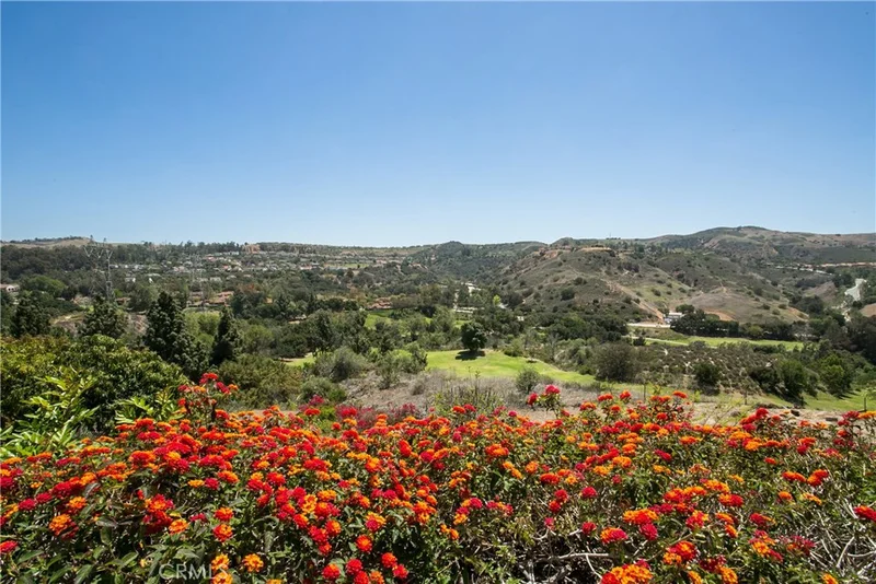 544 Circulo Lazo, Anaheim Hills, CA 92807