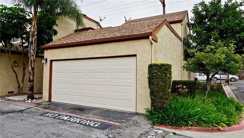 555 Azusa #34, Azusa, CA 91702