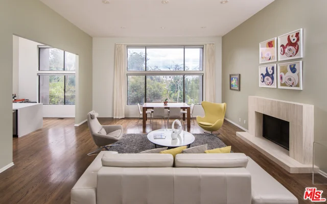 2712 La Cuesta, Los Angeles, CA 90046