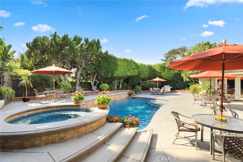 1227 Santiago, Newport Beach, CA 92660