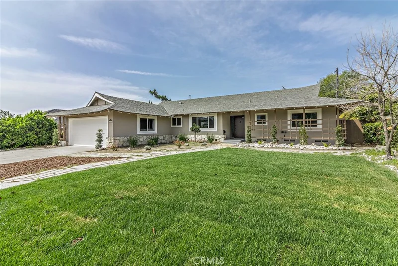 1025 Lake Forest, Claremont, CA 91711